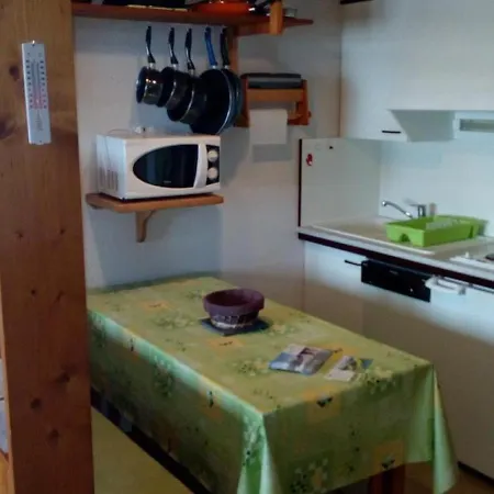 Besse-et-saint-anastaise-super Besse, 1 Piece, 6 Personnes - Fr-1-395-15 Apartmán *